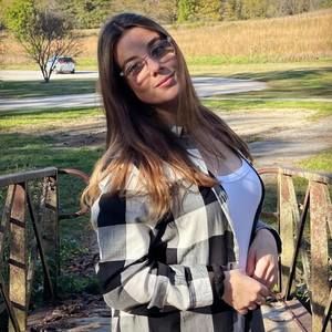 Meet your Posher, Chloe